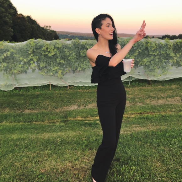 Meet your Posher, Rachel👽 - Picture 5 of 7